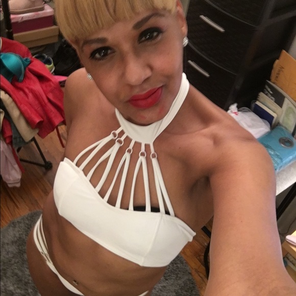 Meet your Posher, Rachel - Picture 3 of 3